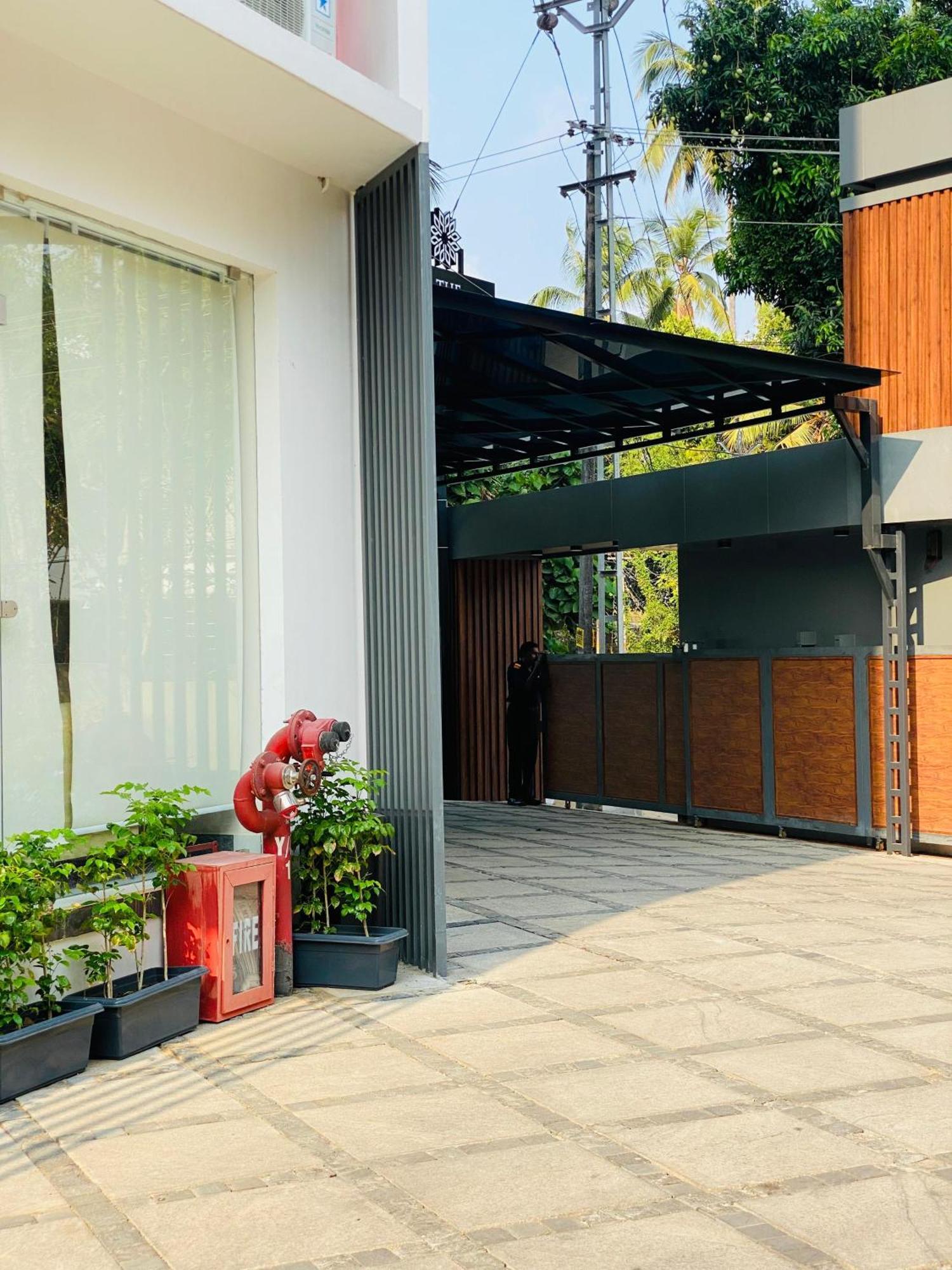 The Habitat Suites Guruvāyūr Exterior foto