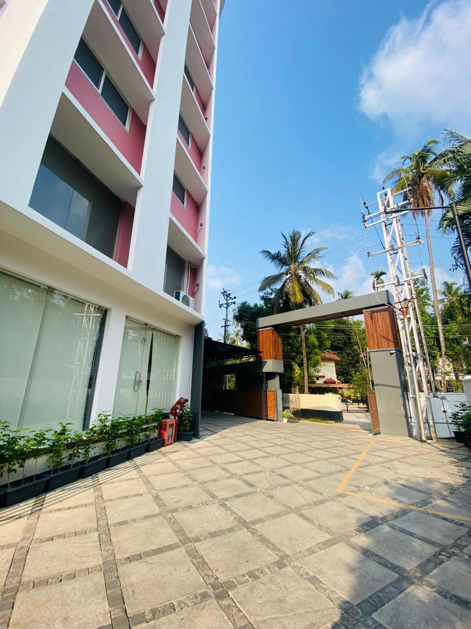 The Habitat Suites Guruvāyūr Exterior foto