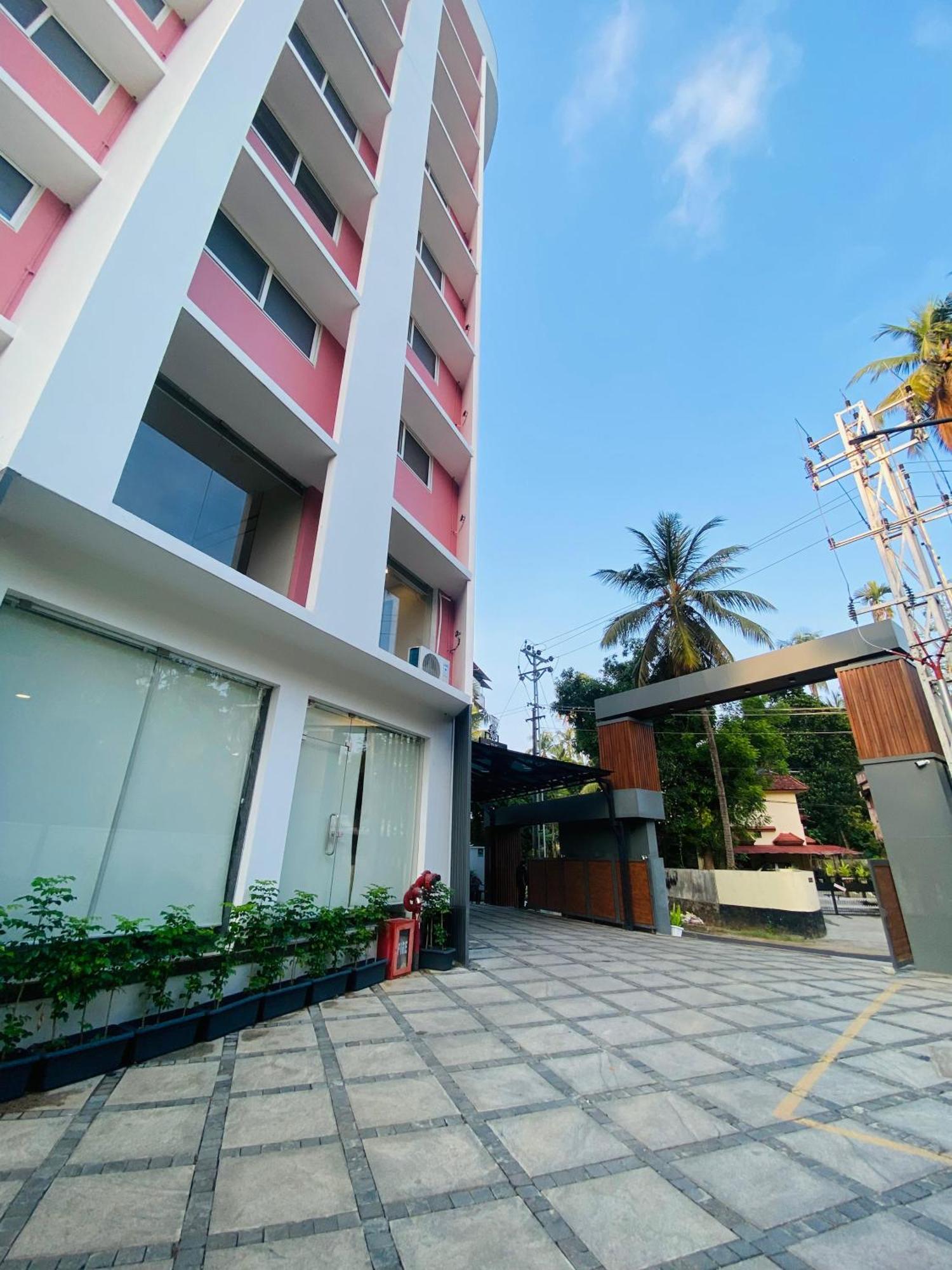 The Habitat Suites Guruvāyūr Exterior foto