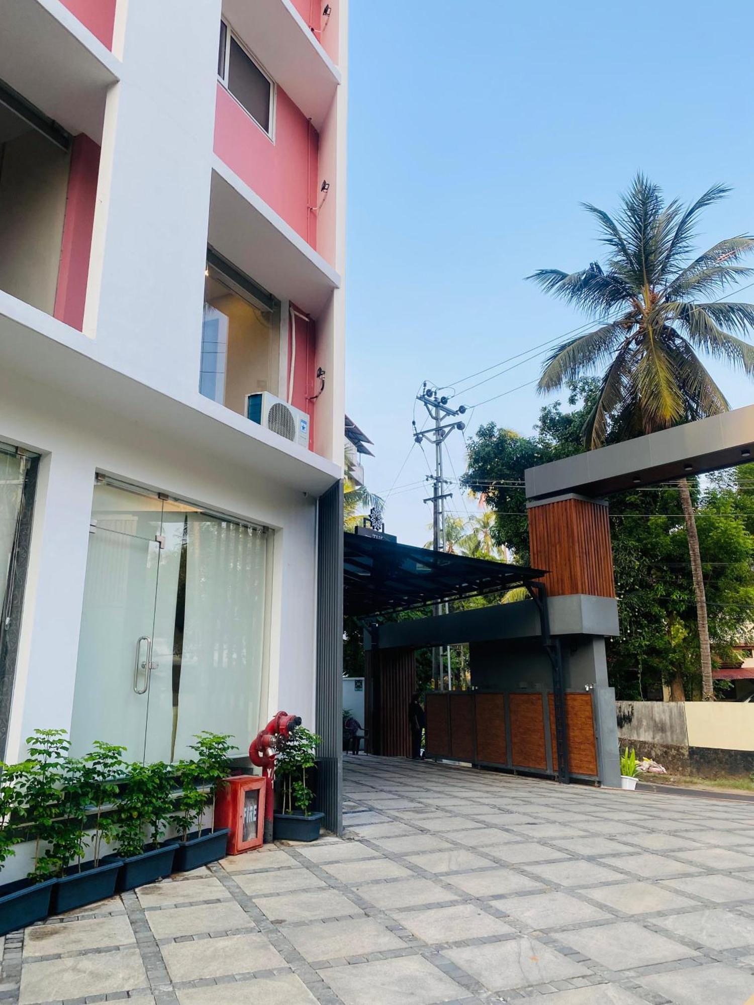The Habitat Suites Guruvāyūr Exterior foto